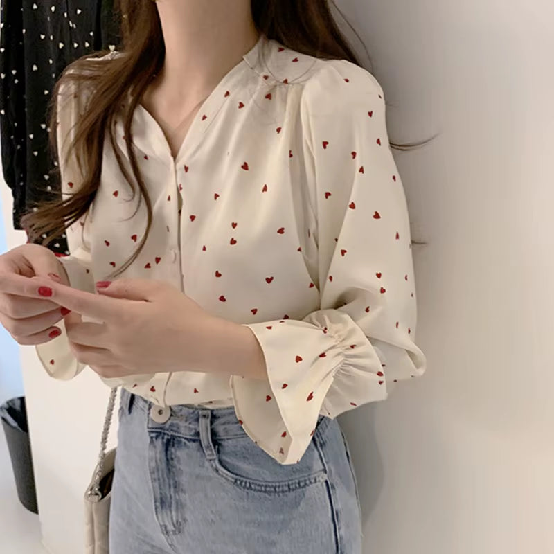Spring and Autumn Fashion V-Neck Love Print Shirt Sweet Fashion Long Sleeve Loose Petal Sleeve Blouse