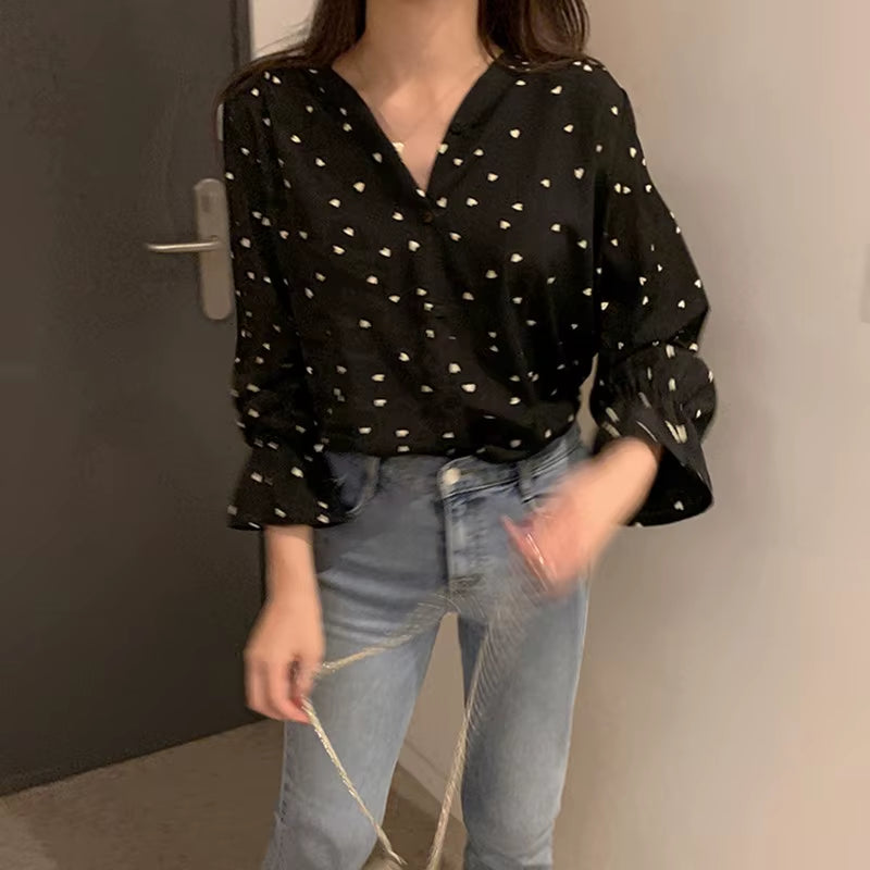 Spring and Autumn Fashion V-Neck Love Print Shirt Sweet Fashion Long Sleeve Loose Petal Sleeve Blouse